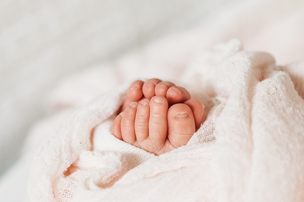 newborn baby toes closeup