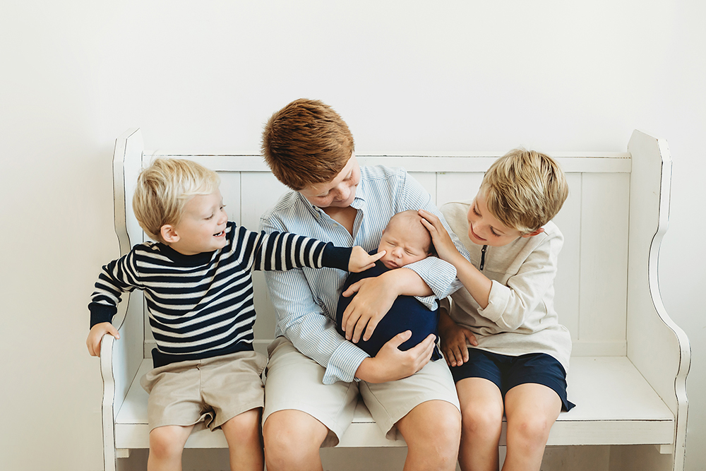 natural newborn posing