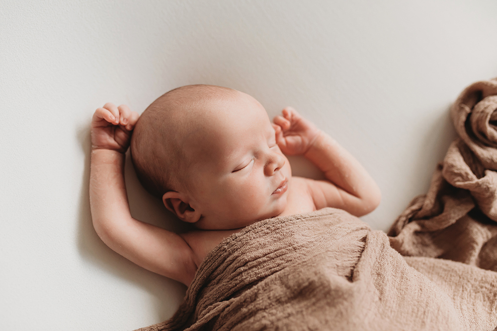 natural newborn posing