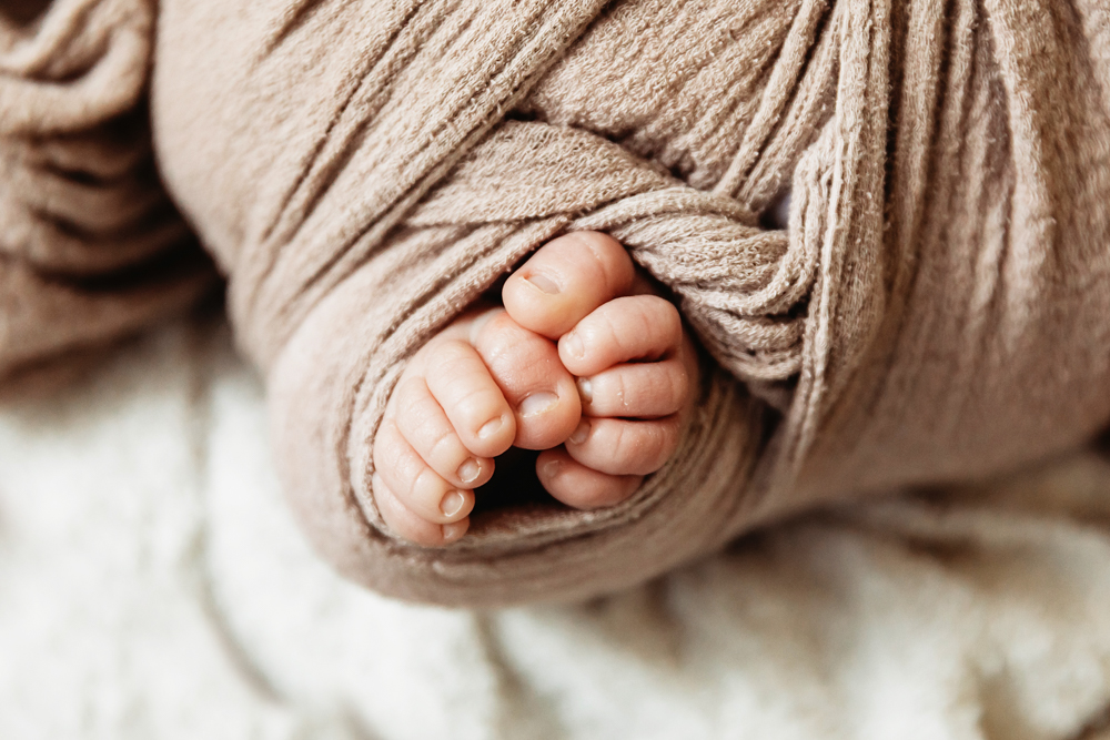 newborn baby toes