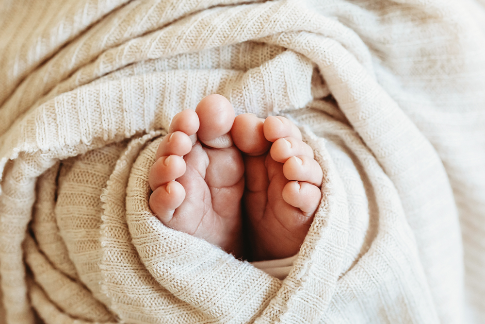 newborn baby toes