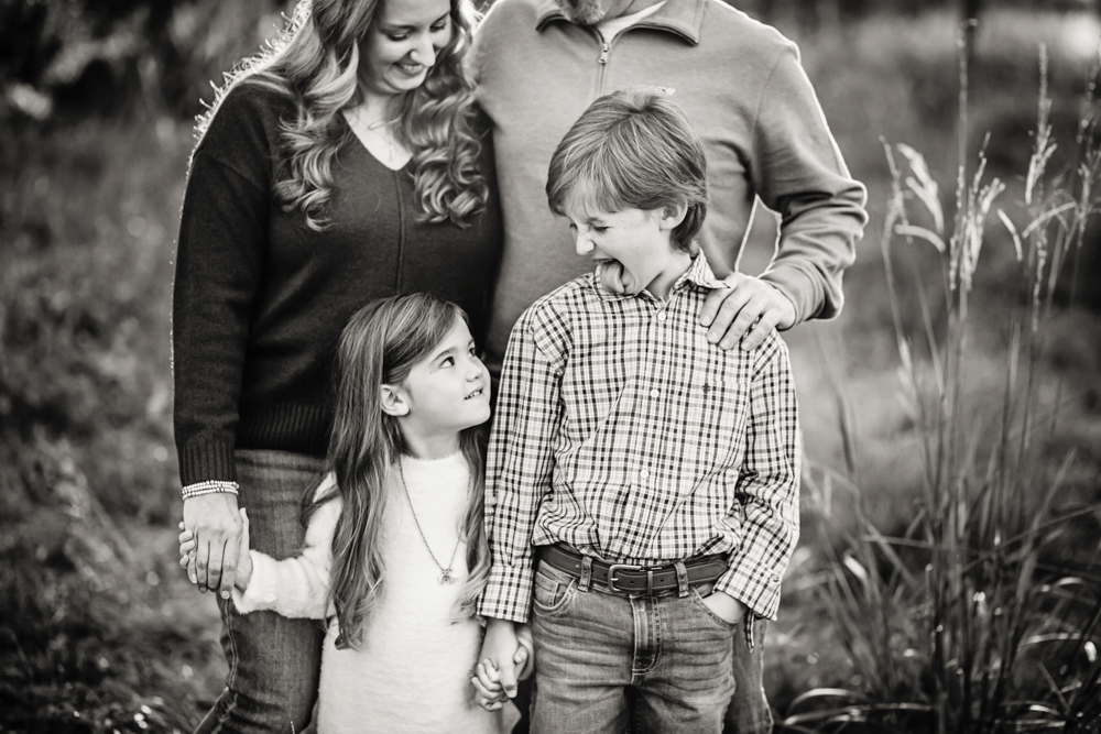 candid lifestyle family photographer