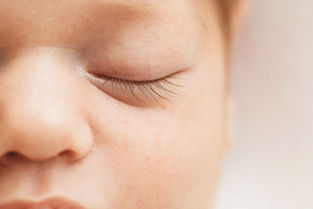 newborn macro lash detail