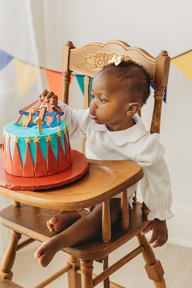 1st birthday circus theme cake