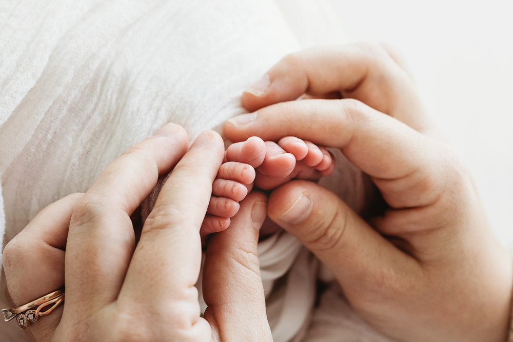 newborn baby toes macro picture