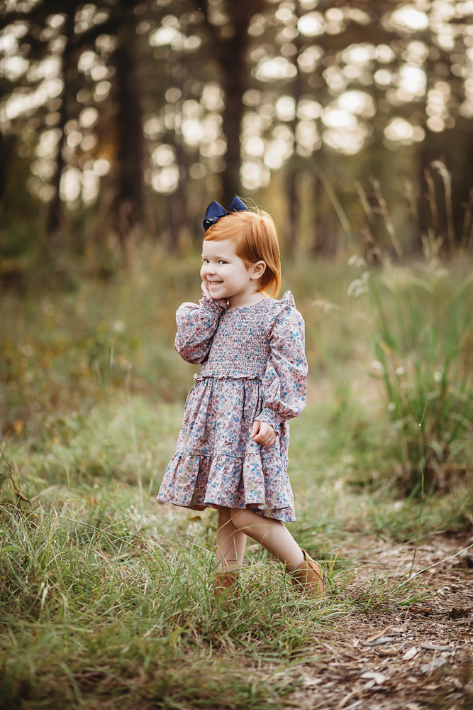 red head girl photo